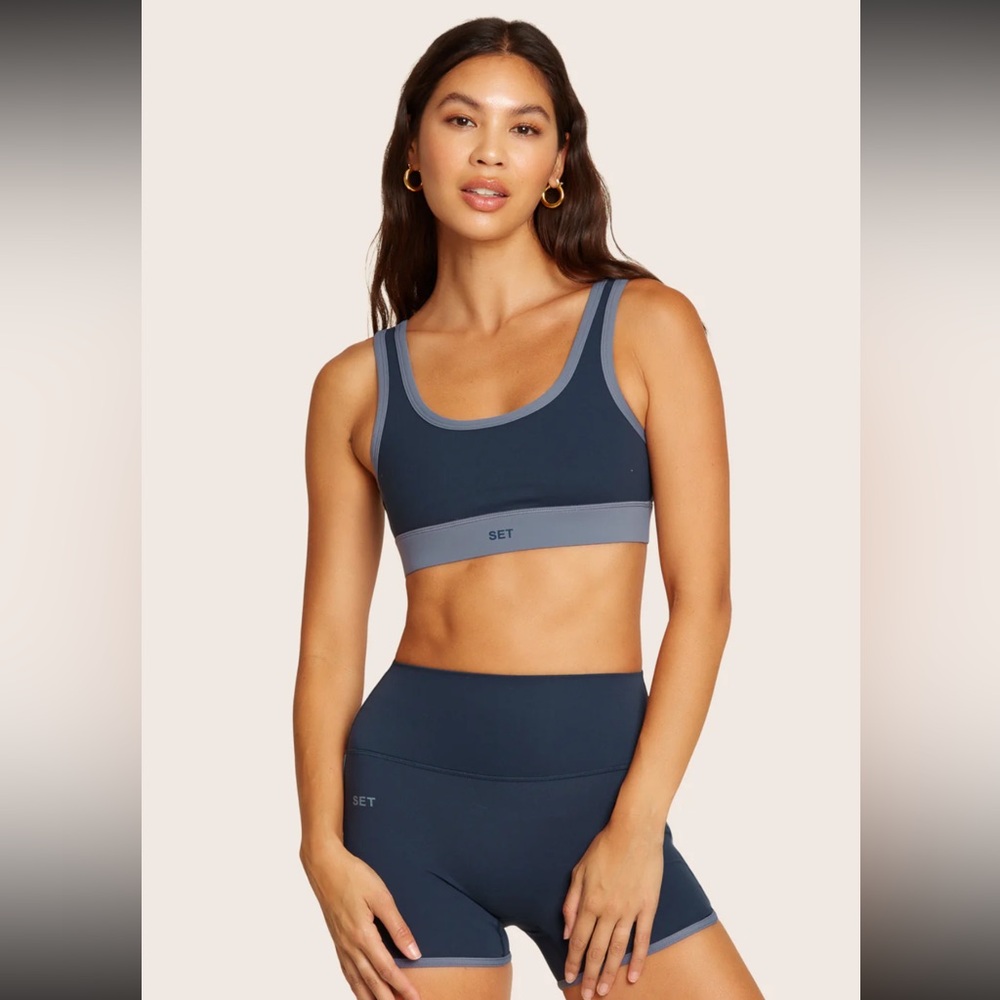 SET ACTIVE SPORTBODY MATCH BRA AND SHORT IN HARBOR
